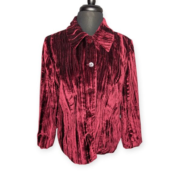 Briggs New York Petite Ribbed Velvet Button-Up Jacket in Rich Red Size Petite L - Picture 2 of 16